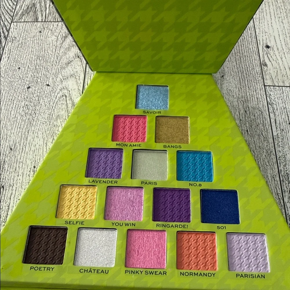Revolution City of Love Eyeshadow Palette - Pink and Black